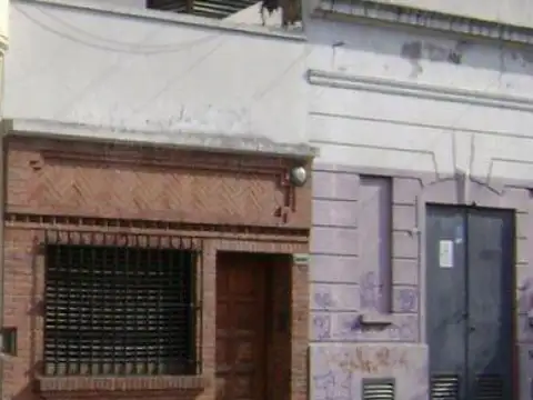 EXCELENTE LOTE 280 M2 CON CASA A RECICLAR DE 140 M2 TECHOS DE LOSA Y GALPÓN AL FONDO PARQUIZADO