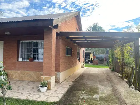 Casa en Venta con 2 cocheras