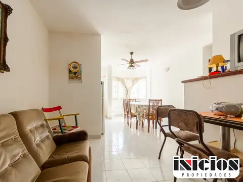 Local, 2 Departamentos y Una Casa: Carreras Nº 1246 - Mar de Ajó - El Silvio - C650