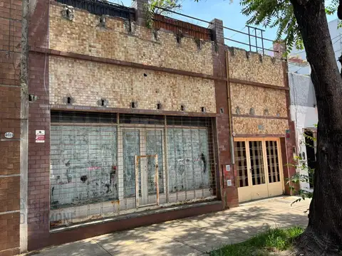 Venta de Lote Propio, Gran Casa   Local, cochera, terraza y quincho.