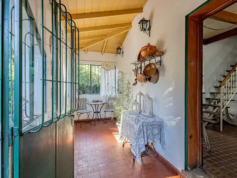 VENTA CASA QUINTA + PISCINA + PARQUE + DEPTO MERLO