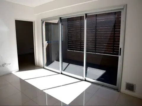 Venta de excelente duplex a estrenar de dos ambientes al frente.