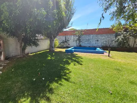 Casa 4 ambientes con 2 baños