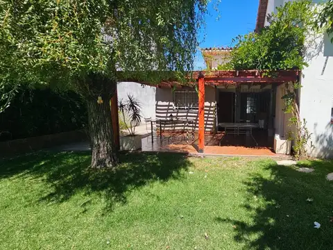 Casa Chalet  en Venta en Morón, G.B.A. Zona Oeste, Argentina