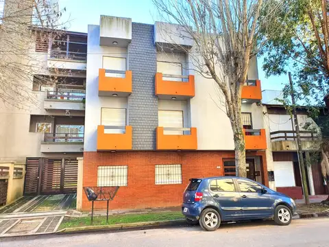 Strobel 300, Piso 2