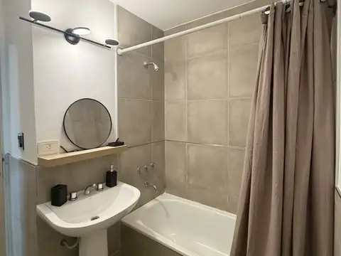 Alquiler monoambiente amoblado, al frente, ESTE, con amenities