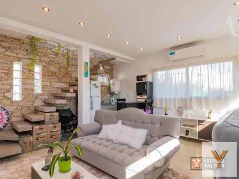 Casa 2 ambientes con 1 baño