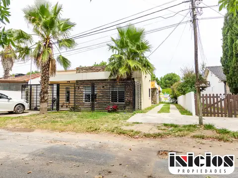 Casa: Calle 18 N° 2624 E/ Av San Bernardo y Garay - San Bernardo - C1075