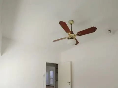 Casa de 3 dormitorios desarrollada en dos plantas, Urquiza 3709