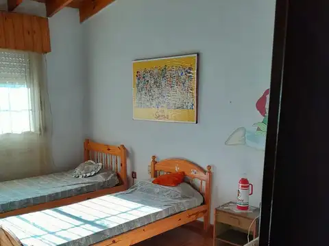 Hermosa Casa quinta, con gran casa y parque con forestación! en GUERNICA (B)