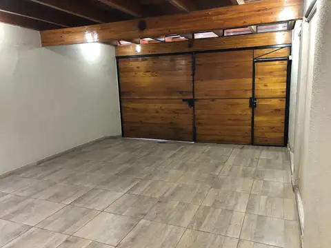 Casa 5 ambientes con 1 baño