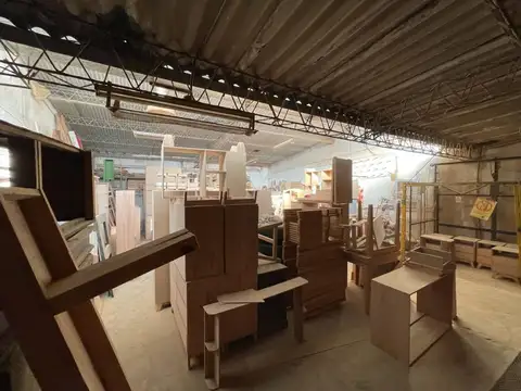 GALPON SOBRE LOTE DE 10 X 21 EN ISIDRO CASANOVA