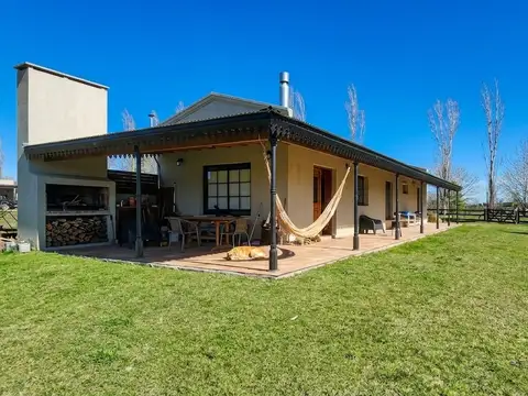 VENTA CASA BARRIO CHACRAS DEL MOLINO 3 AMB PILETA