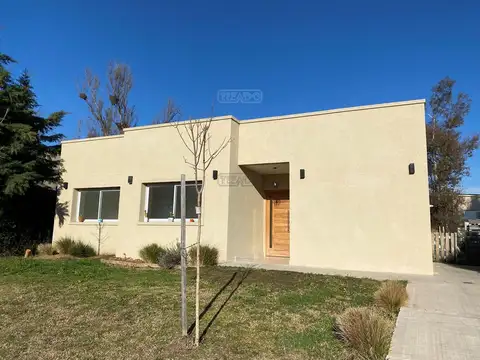 Casa en Alquiler de 3 dormitorios