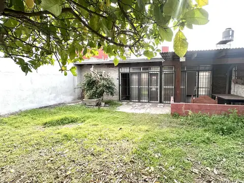 Venta casa de pasillo 2 dormitorios, Rosario