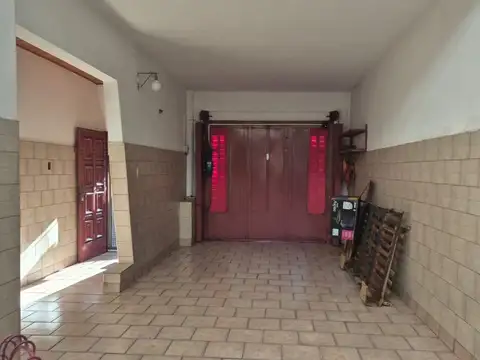 Casa 5 ambientes con 4 baños