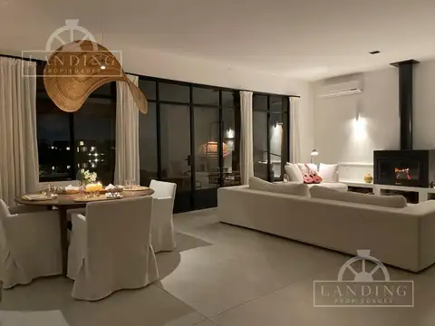 Casa con Amarra a la Laguna de 3 dormitorios (1 en PB) en Barrio Náutico Albanueva