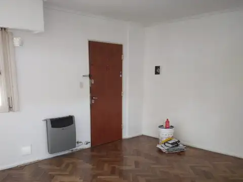 ALQUILER semipiso  contrafrente Amplio cocina separada
