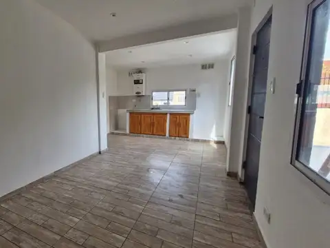 Depto Tipo Casa 2 ambientes con 1 baño