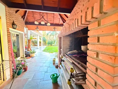 VENTA casa de 6 ambientes c/ escritorio BOATCENTER