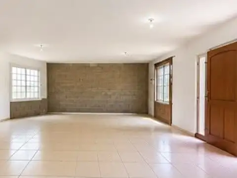 VENTA CASA 4 AMB, GARIN, APTA CREDITO 70.000 USD