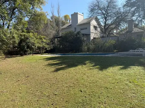 Casa en Alquiler en Lomas de los Carolinos, USD 2.500