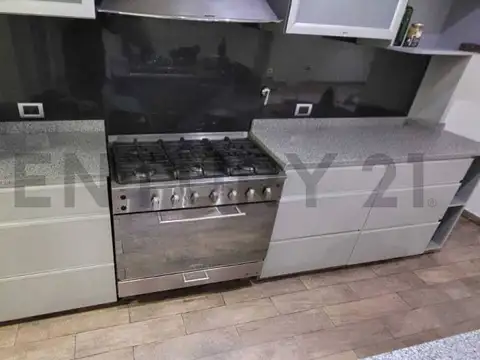 Oficina en Venta en General Fernández Oro, USD 150.000