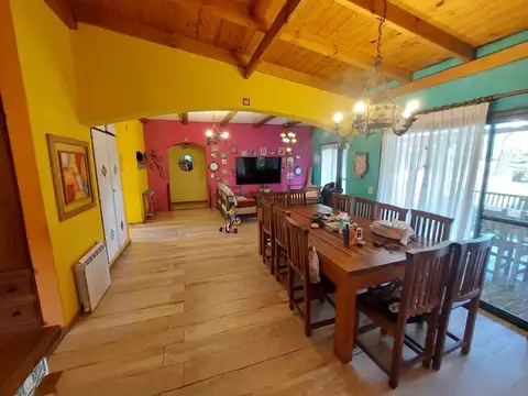 Casa en Venta en Loma Verde, USD 215.000