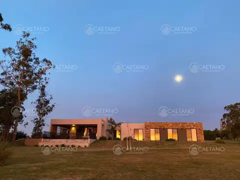 Casa en Alquiler Barrio Privado Manantiales Cuatro  dormitorios