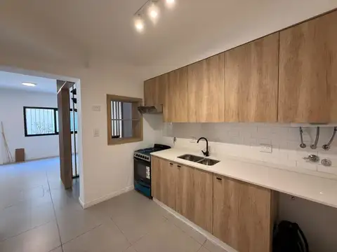 Depto Tipo Casa 4 ambientes con 2 baños