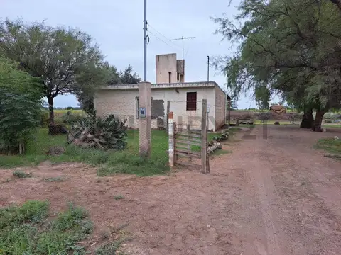 VENTA DE CASA CON AMPLIO TERRENO EN COSTA DE ARAUJO, LAVALLE, MENDOZA. ID: 33197