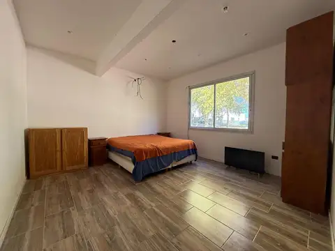 Casa 8 ambientes con 4 baños