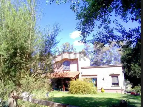 VENTA-Exclusiva Chacra de Diseño en Chacras del Molino – Lujo Natural sobre 3500 m²