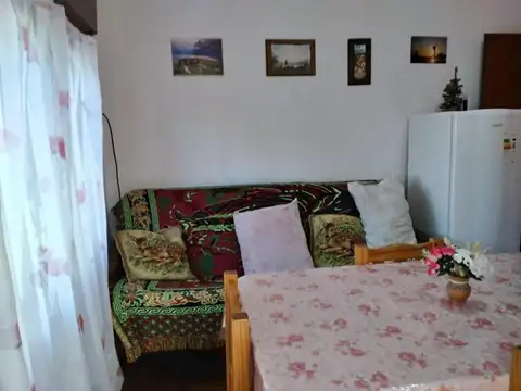 Casa 2 ambientes con 1 baño