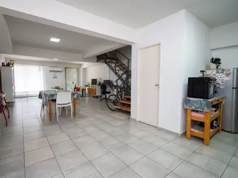 Dpto dúplex - Amplio y luminoso en Parque Federal