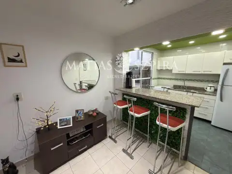 CURUZU CUATIA 2561. Entre Coronel ramon  lista y Av. francisco beiro