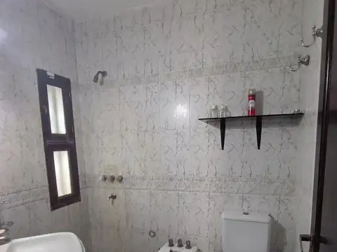 SE ALQUILA CASA  CON PILETA