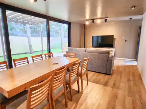 Casa en venta - 2 Dormitorios 1 Baño - Pinamar