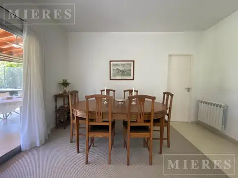 Casa en Alquiler Temporal con 2 cocheras