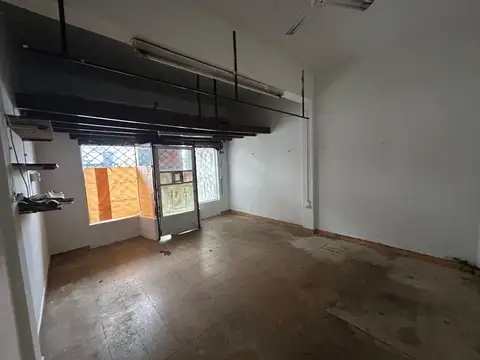 LOCAL COMERCIAL EN MUNRO.