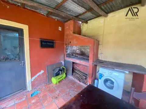 Casa 5 ambientes con 2 baños