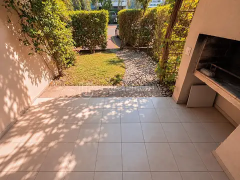 Departamento en alquiler planta baja con jardin en Loft de Ayres Vila Pilar
