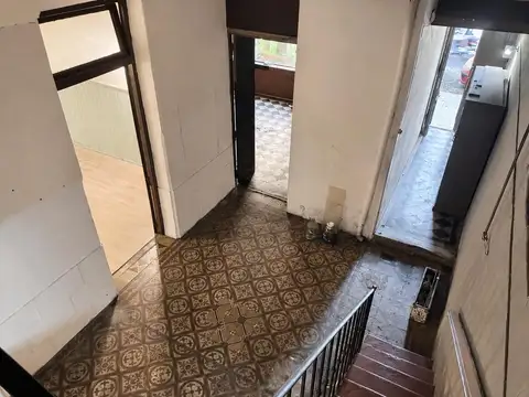 Local con deposito o vivienda en Caballito en alquiler