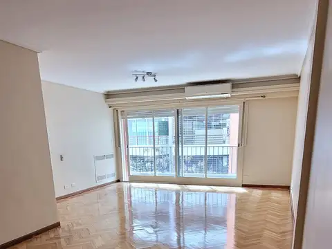 IMPECABLE I REFACCIONADO I LUMINOSO I LINDISIMO 3 AMBIENTES Y DEPENDENCIA, CON BAÑO Y TOILLETTE I GRAN RECEPCION I BALCON CORRIDO AL FRENTE I COCINA COMEDOR DIARIO