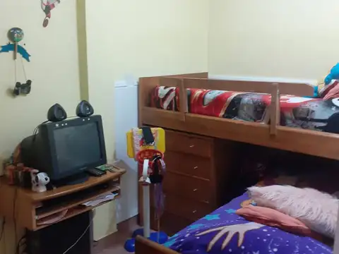 Depto Tipo Casa en Venta en Versalles, USD 110.000