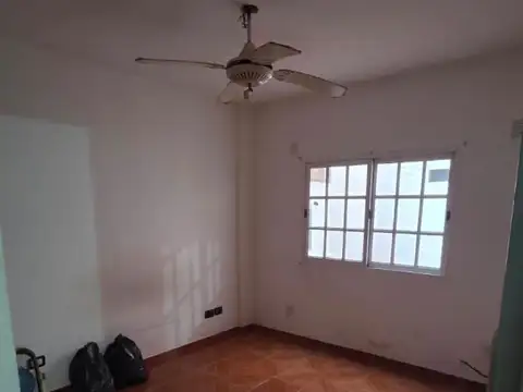 Depto Tipo Casa 2 ambientes con 1 baño
