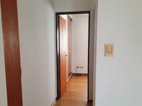 MB Negocios Inmobiliarios ALQUILA ESPAÑA 215 piso 5. Externo, Balcon