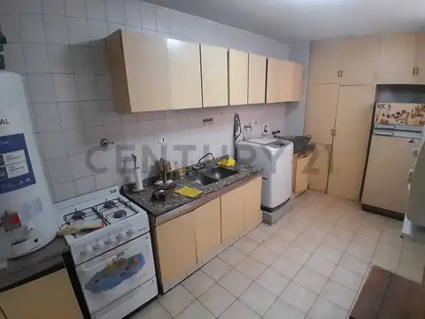 Leonidas Aguirre 100, Piso 0