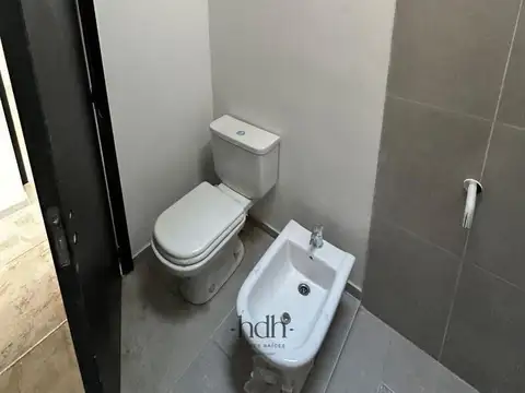 Casa en Alquiler con 2 cocheras
