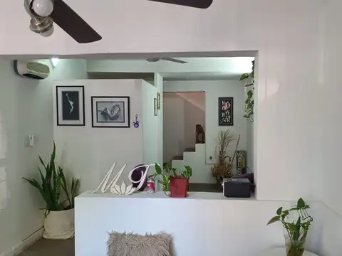 Casa 6 ambientes con 2 baños